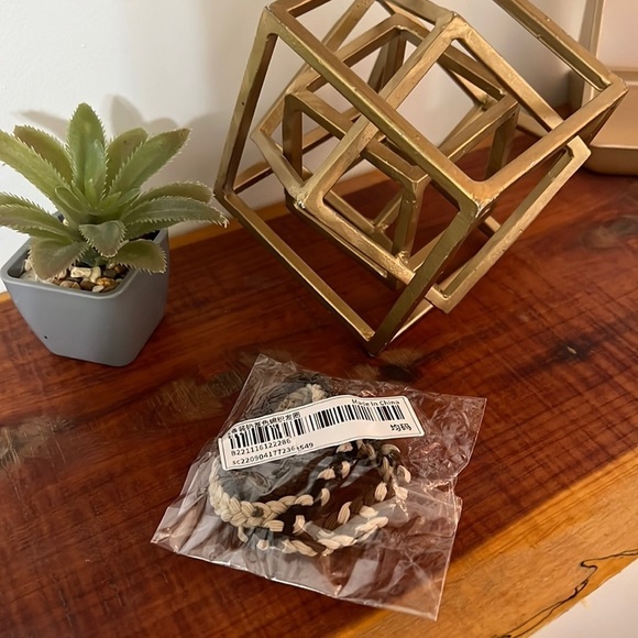 5 Piece Braided Pony Tail Holder - Picture 2 of 3